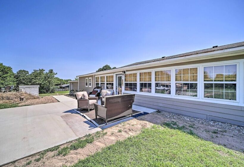 Stunning Oklahoma Home ~ 3 Mi To Spiro Mounds