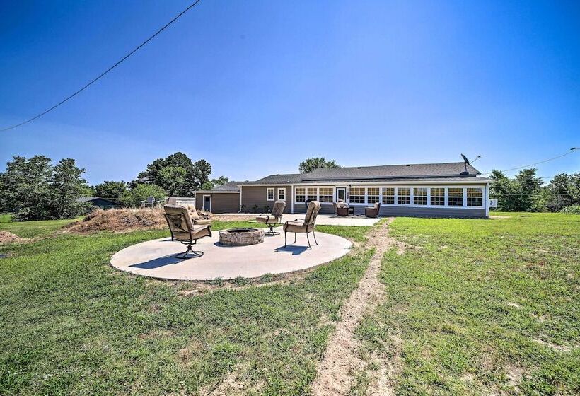 Stunning Oklahoma Home ~ 3 Mi To Spiro Mounds