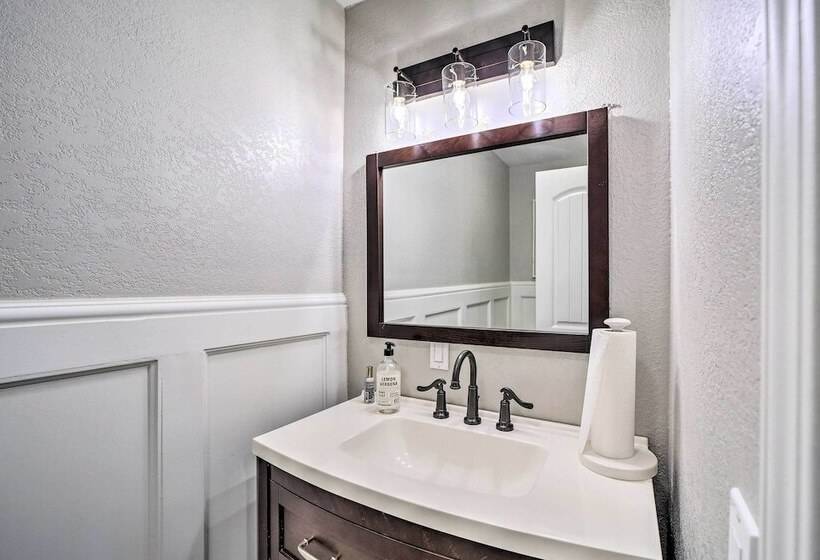 Stunning Oklahoma Home ~ 3 Mi To Spiro Mounds