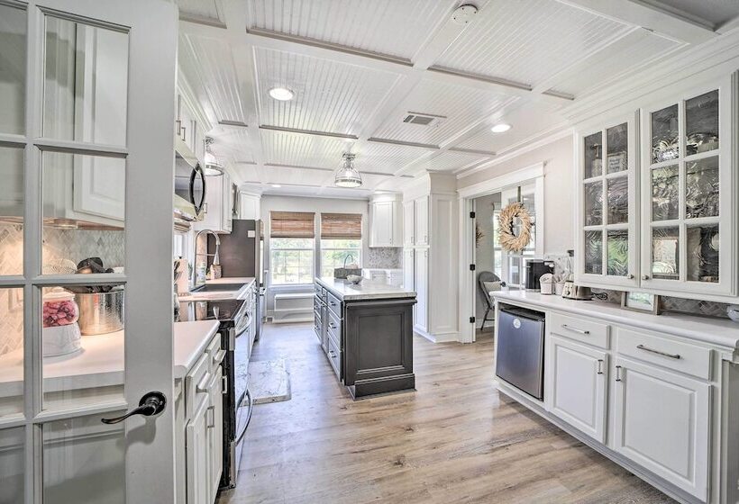 Stunning Oklahoma Home ~ 3 Mi To Spiro Mounds