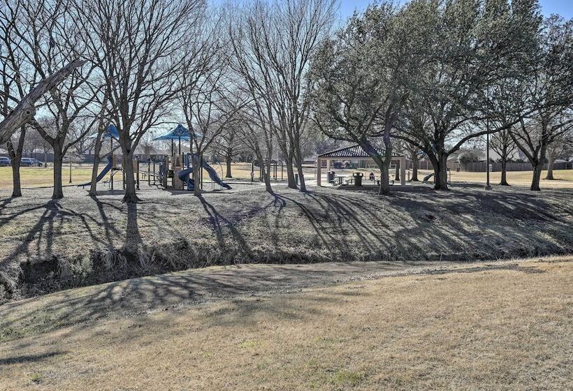 Stunning Plano Home W/ Private Pool & Hot Tub