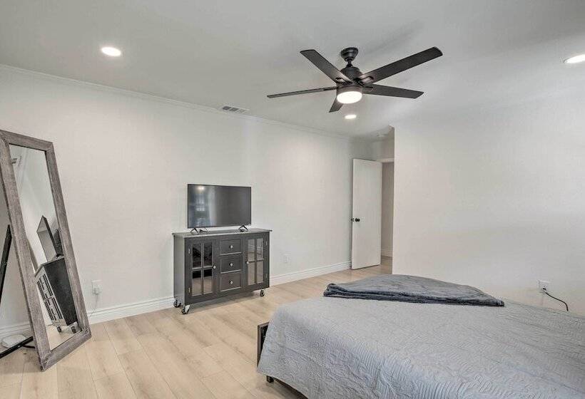 Stunning Plano Home W/ Private Pool & Hot Tub