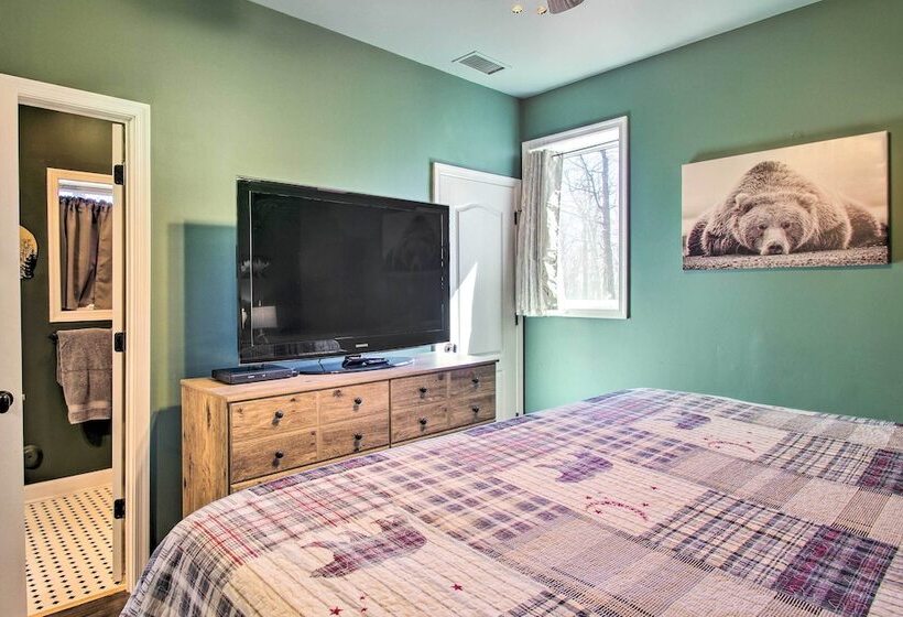 Stunning Wintergreen Resort Home: Ski & Golf!