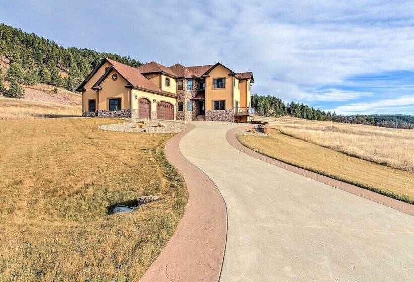 Sturgis Vacation Rental W/ Hot Tub & Game Room!