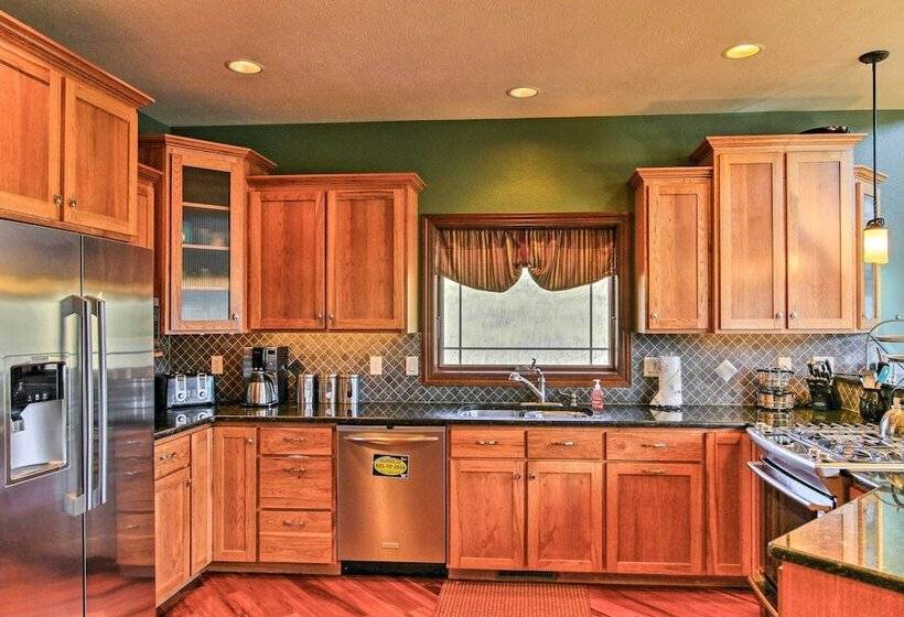 Sturgis Vacation Rental W/ Hot Tub & Game Room!