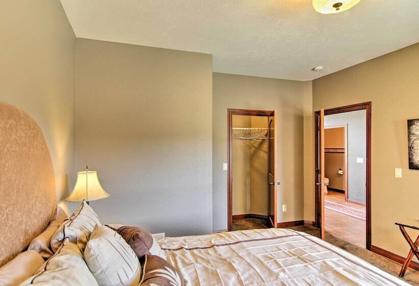 Sturgis Vacation Rental W/ Hot Tub & Game Room!