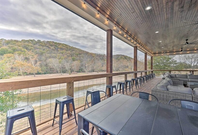 Lavish Riverfront Escape W/ Gas Grill!