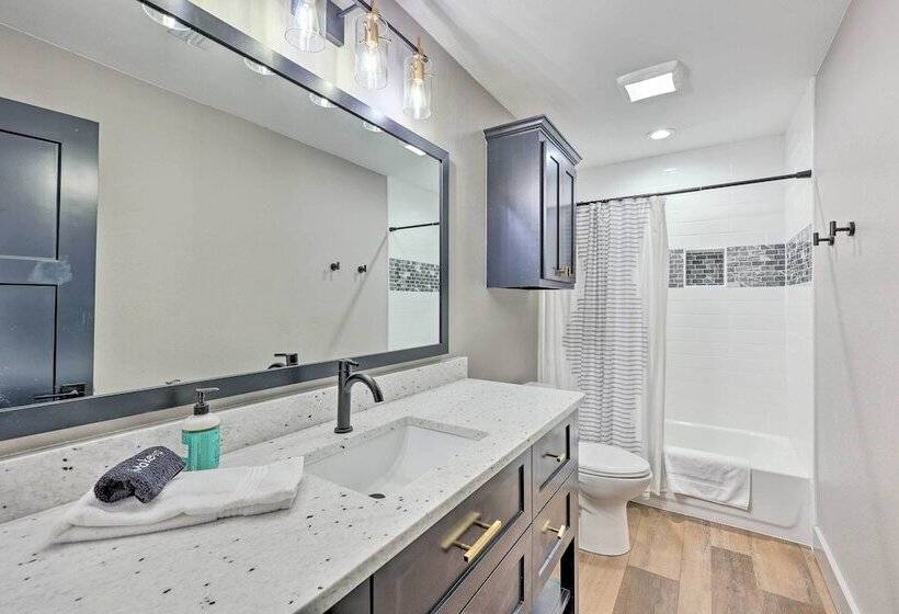 Lavish Riverfront Escape W/ Gas Grill!