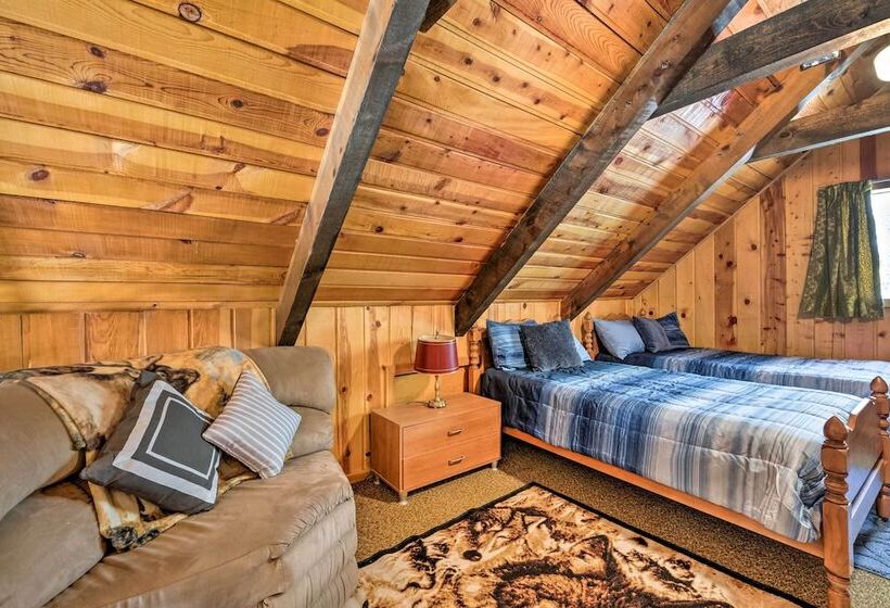 Sun Lit Orangeville Cabin W/ River Access!