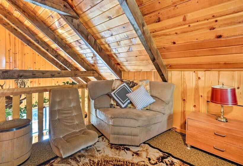 Sun Lit Orangeville Cabin W/ River Access!