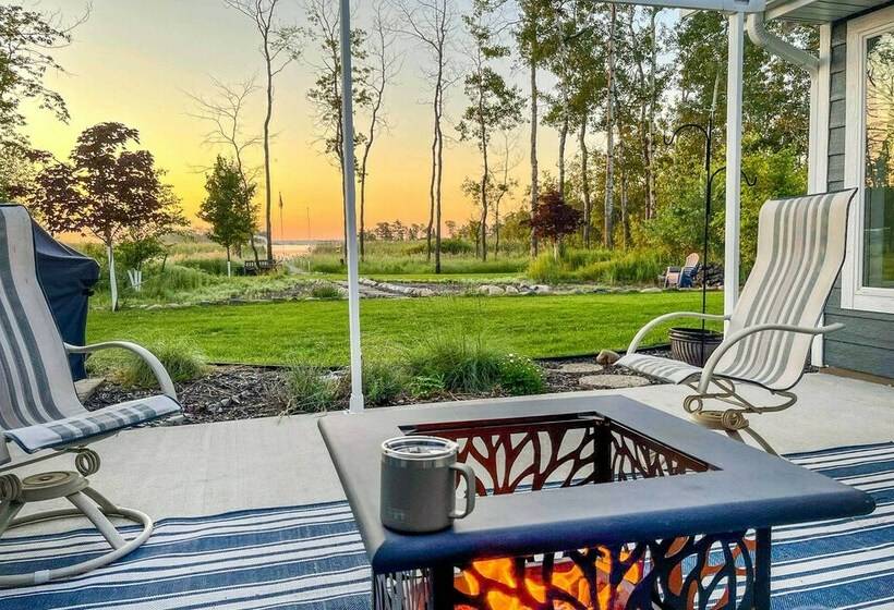 Sunny Lakefront Home W/ Fire Pit + Boat Dock!
