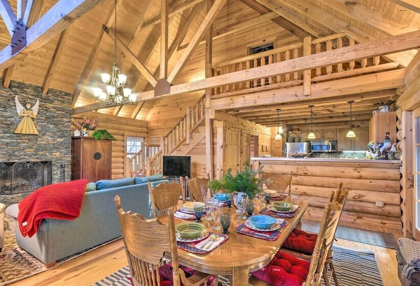 Superb Linville Mountain Cabin W/ Wraparound Decks