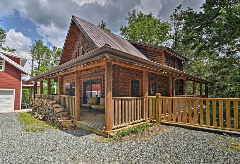 Superb Linville Mountain Cabin W/ Wraparound Decks