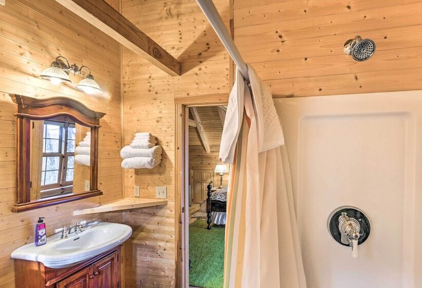 Superb Linville Mountain Cabin W/ Wraparound Decks