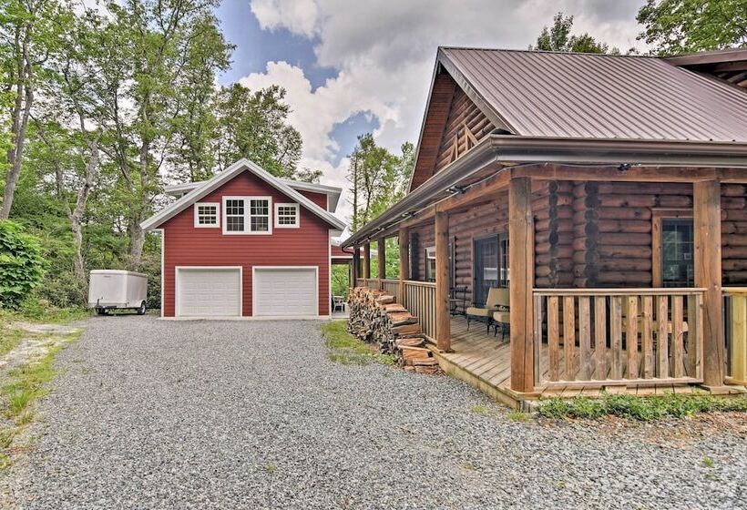 Superb Linville Mountain Cabin W/ Wraparound Decks