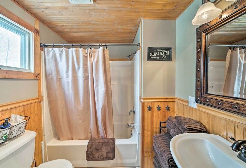 The Farmstead  On 10 Acres W/ Mountain Views!