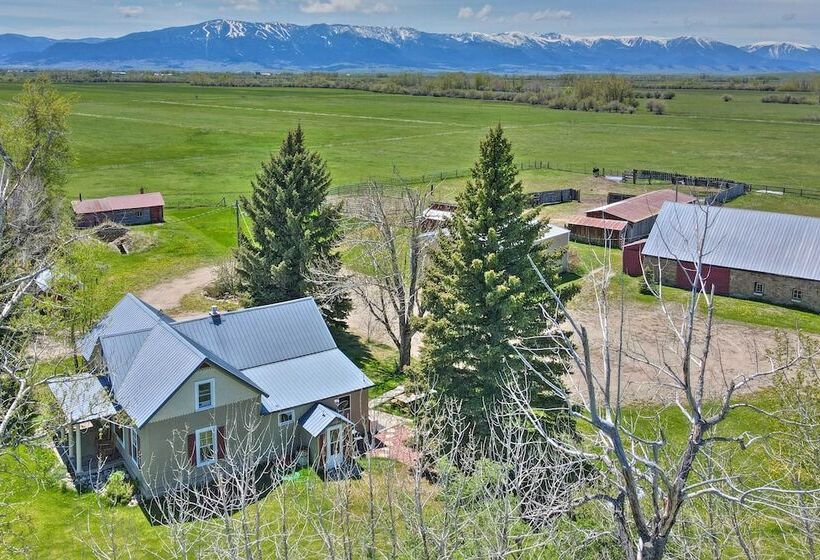 The Farmstead  On 10 Acres W/ Mountain Views!