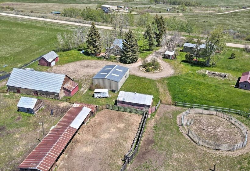 The Farmstead  On 10 Acres W/ Mountain Views!