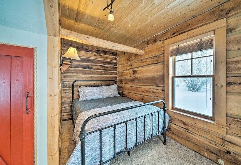 The Farmstead  On 10 Acres W/ Mountain Views!