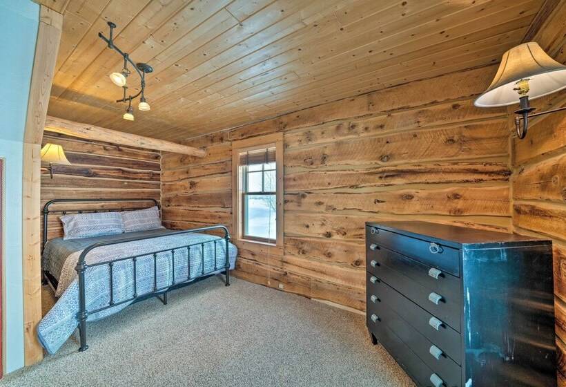 The Farmstead  On 10 Acres W/ Mountain Views!