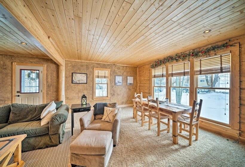 The Farmstead  On 10 Acres W/ Mountain Views!