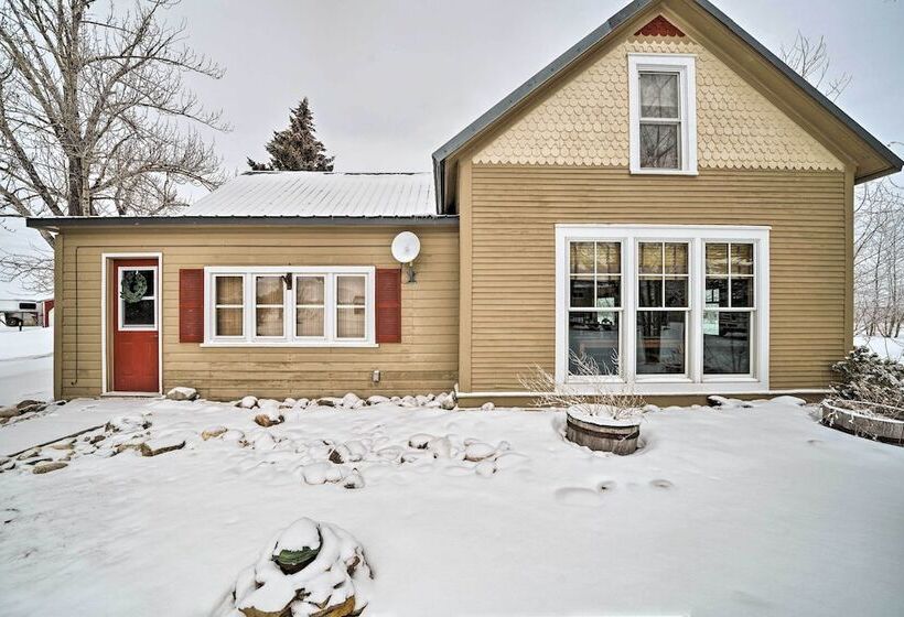 The Farmstead  On 10 Acres W/ Mountain Views!