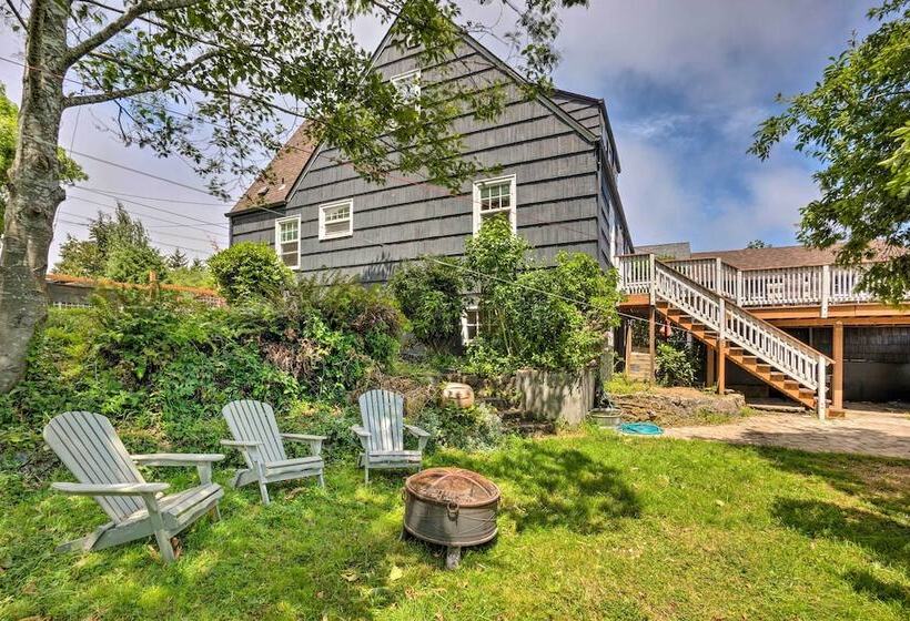 The Old Mccullough Home W/ Rooftop Deck, View