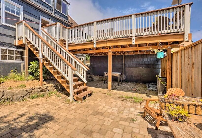 The Old Mccullough Home W/ Rooftop Deck, View