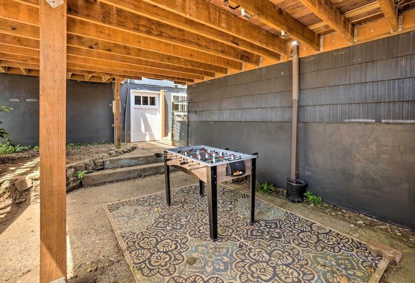 The Old Mccullough Home W/ Rooftop Deck, View