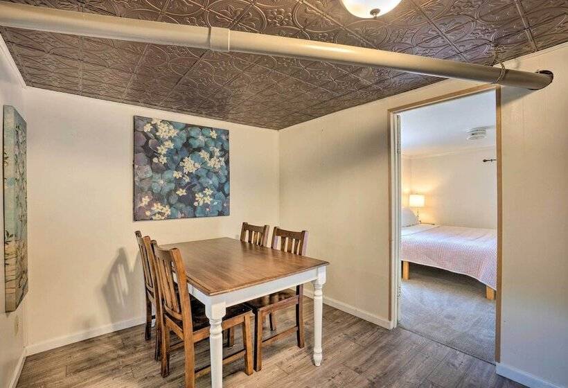 The Old Mccullough Home W/ Rooftop Deck, View