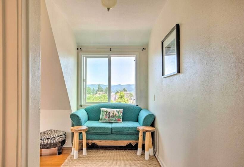 The Old Mccullough Home W/ Rooftop Deck, View