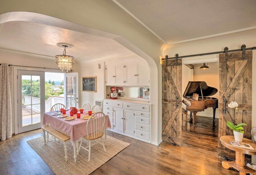 The Old Mccullough Home W/ Rooftop Deck, View