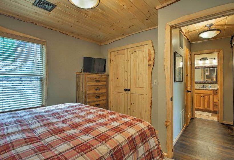 Timber Home: Walk To Slopes & N Conway Shops!