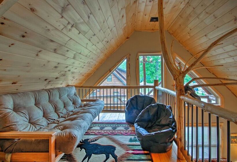 Timber Home: Walk To Slopes & N Conway Shops!