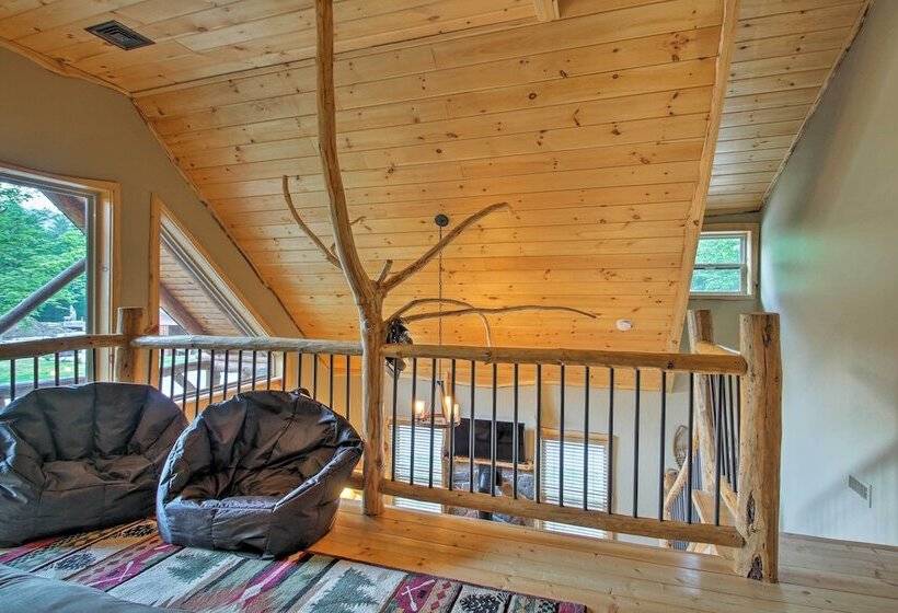 Timber Home: Walk To Slopes & N Conway Shops!