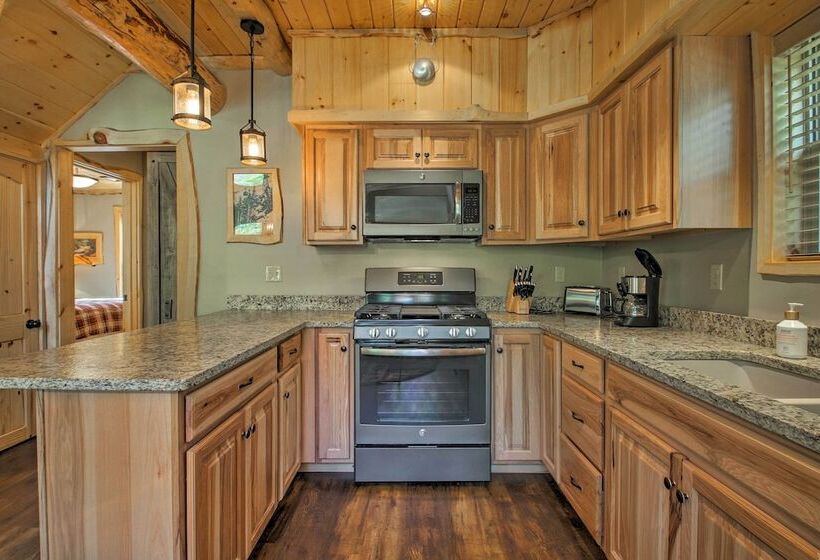 Timber Home: Walk To Slopes & N Conway Shops!