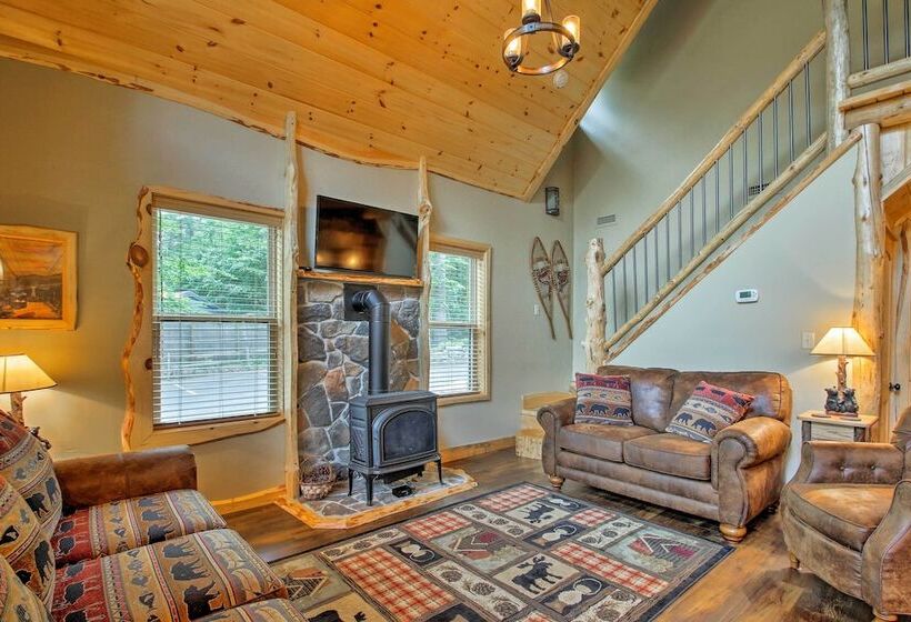 Timber Home: Walk To Slopes & N Conway Shops!