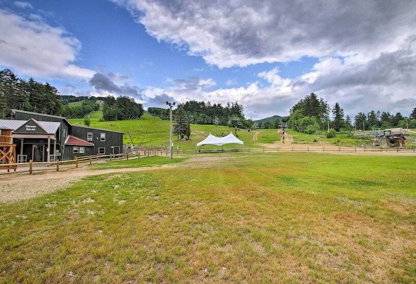 Timber Home: Walk To Slopes & N Conway Shops!