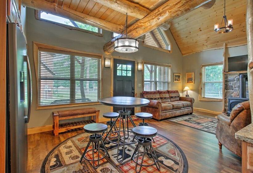 Timber Home: Walk To Slopes & N Conway Shops!