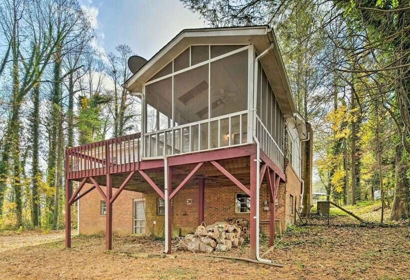 Lovely Hendersonville Home, Near Parks!