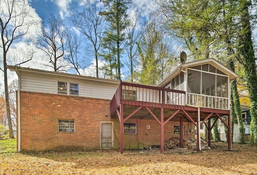 Lovely Hendersonville Home, Near Parks!