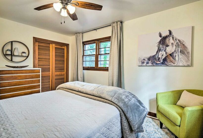 Lovely Hendersonville Home, Near Parks!