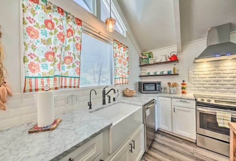 Unique & Modern Alto Home W/ Private Hot Tub!