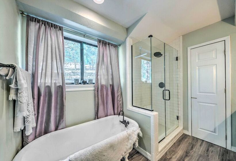 Unique & Modern Alto Home W/ Private Hot Tub!