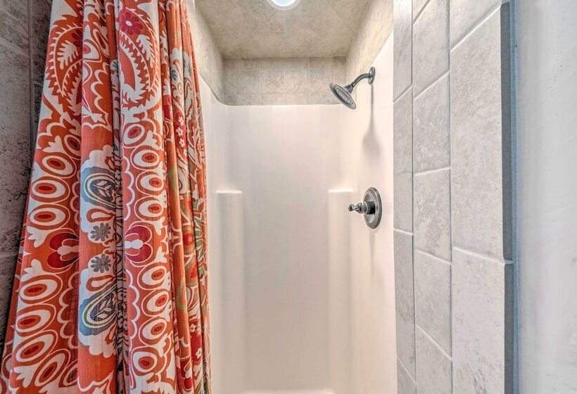 Unique & Modern Alto Home W/ Private Hot Tub!