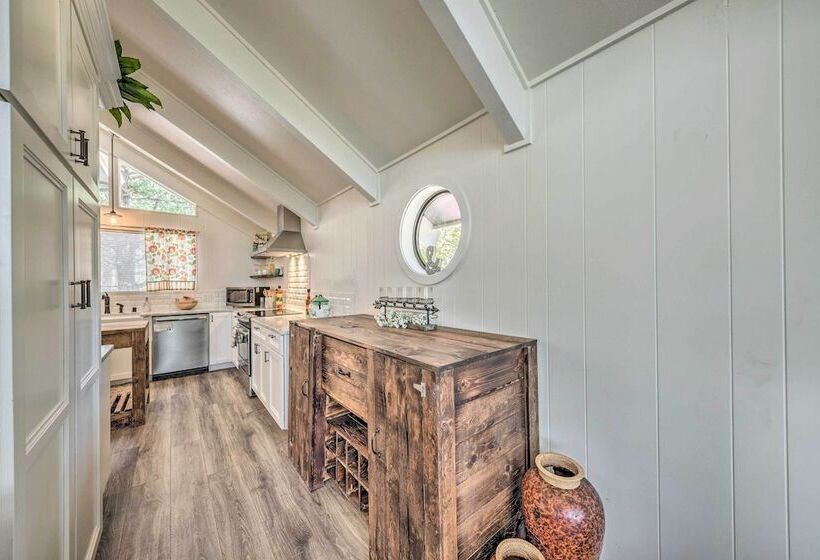 Unique & Modern Alto Home W/ Private Hot Tub!