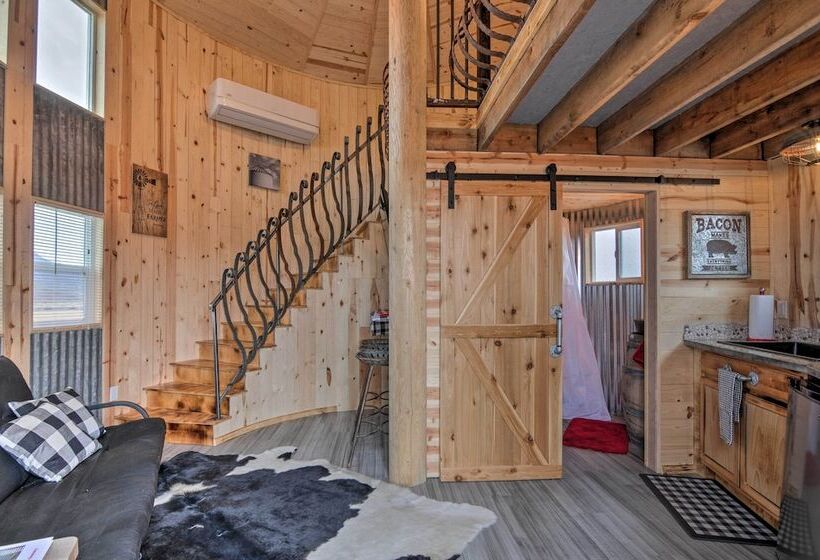 Unique Utah Tin Cabin W/ Mountain Views!