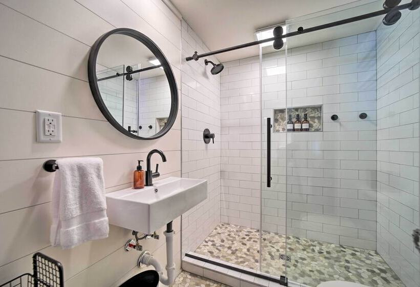 Updated Brevard Home   Close To Downtown!