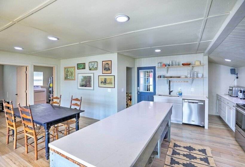 Lakefront Cabin W/ Hot Tub & Patio In Lake Norden