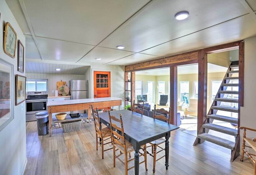 Lakefront Cabin W/ Hot Tub & Patio In Lake Norden